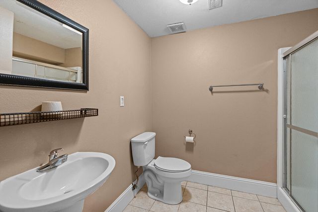 2065 W Buena Vista Street, Springfield, MO 65810