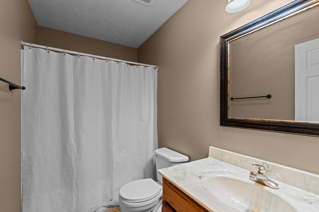 2065 W Buena Vista Street, Springfield, MO 65810