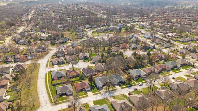 2065 W Buena Vista Street, Springfield, MO 65810