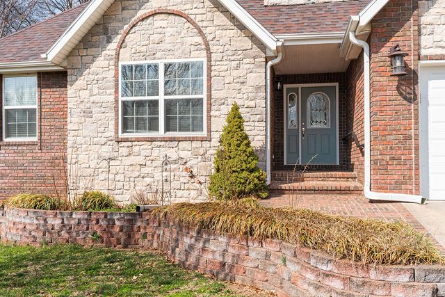 2065 W Buena Vista Street, Springfield, MO 65810