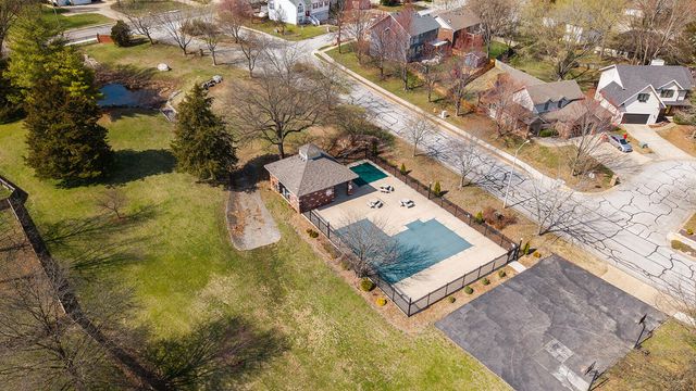 2065 W Buena Vista Street, Springfield, MO 65810