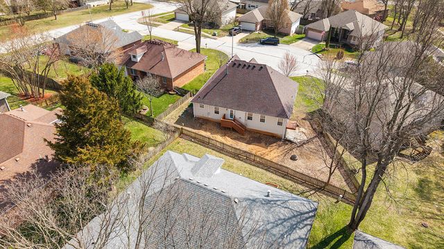 2065 W Buena Vista Street, Springfield, MO 65810