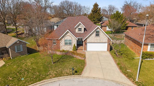 2065 W Buena Vista Street, Springfield, MO 65810