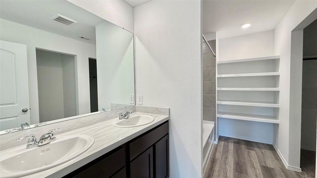 1127 Dewberry Downs Lane, Houston, TX 77090