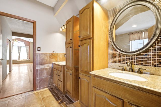 2881 Chessman Drive SE, Rio Rancho, NM 87124