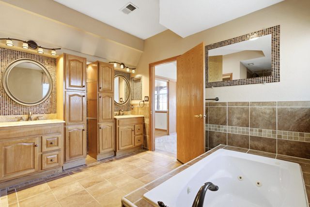 2881 Chessman Drive SE, Rio Rancho, NM 87124