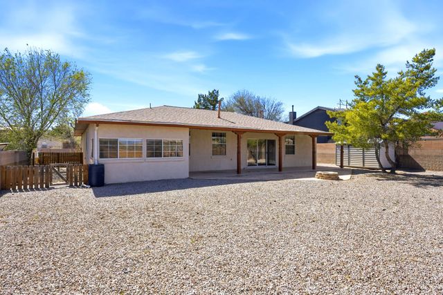 2881 Chessman Drive SE, Rio Rancho, NM 87124