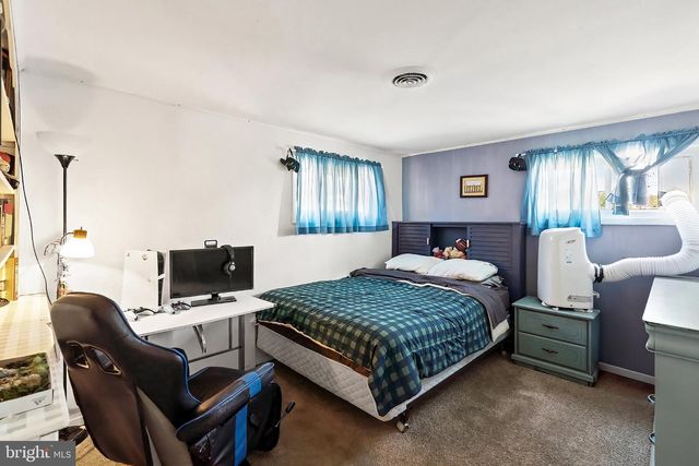14 HAWKINS, Waretown, NJ 08758