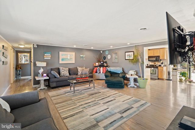 14 HAWKINS, Waretown, NJ 08758