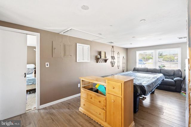 14 HAWKINS, Waretown, NJ 08758