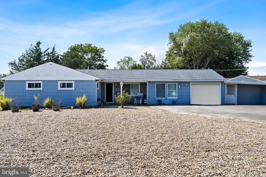 14 HAWKINS, Waretown, NJ 08758