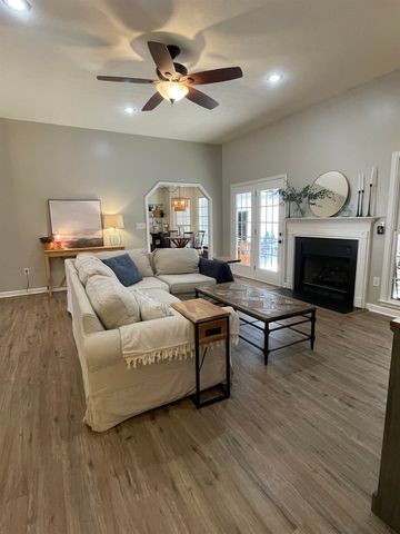 111 RUTHERFORD LN, Stuarts Draft, VA 24477