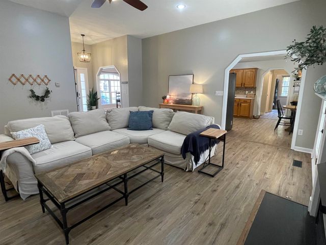 111 RUTHERFORD LN, Stuarts Draft, VA 24477