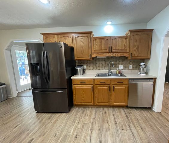 111 RUTHERFORD LN, Stuarts Draft, VA 24477