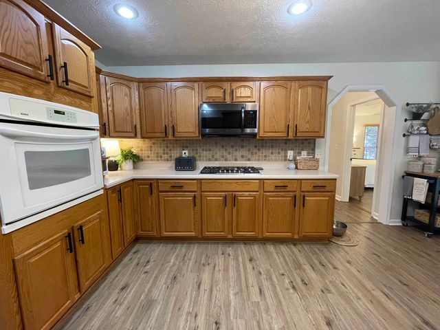 111 RUTHERFORD LN, Stuarts Draft, VA 24477