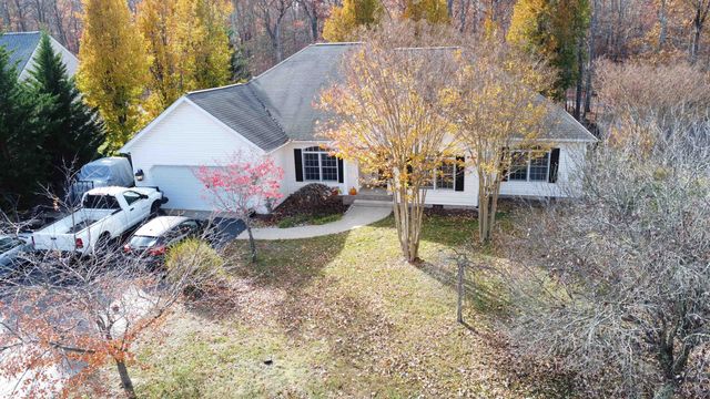 111 RUTHERFORD LN, Stuarts Draft, VA 24477
