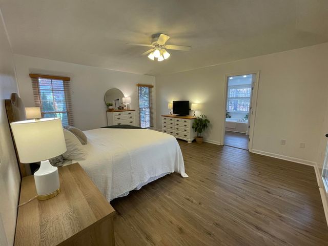 111 RUTHERFORD LN, Stuarts Draft, VA 24477