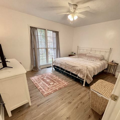 111 RUTHERFORD LN, Stuarts Draft, VA 24477