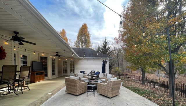 111 RUTHERFORD LN, Stuarts Draft, VA 24477