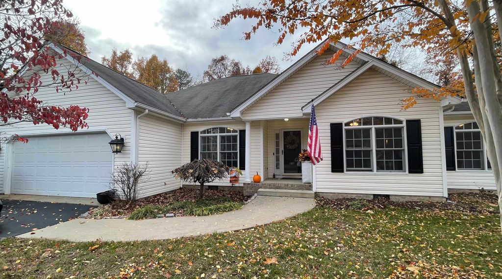 111 RUTHERFORD LN, Stuarts Draft, VA 24477