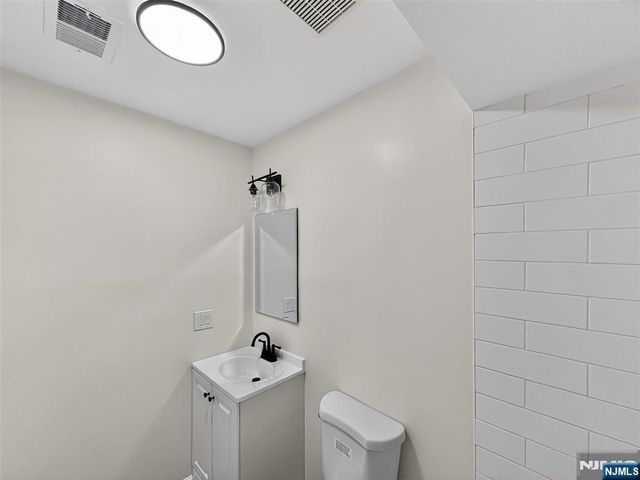 156 Ridgewood Avenue, Newark, NJ 07108