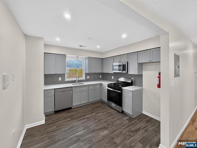 156 Ridgewood Avenue, Newark, NJ 07108