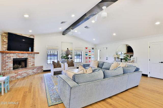 2672 E MESQUITE Street, Gilbert, AZ 85296