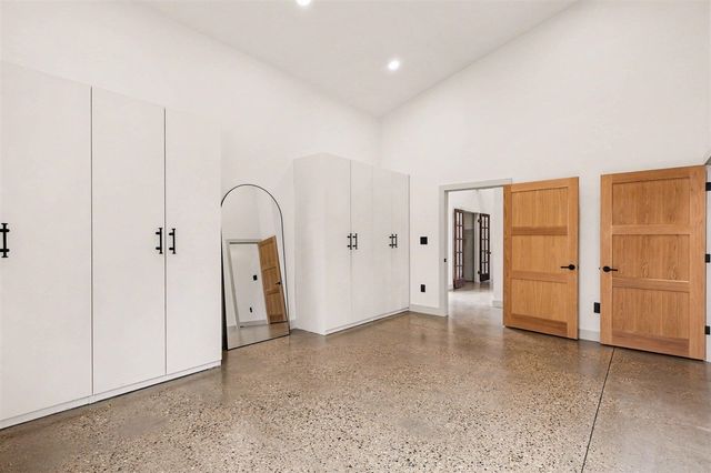 42733 Cr 390, Bloomingdale, MI 49026