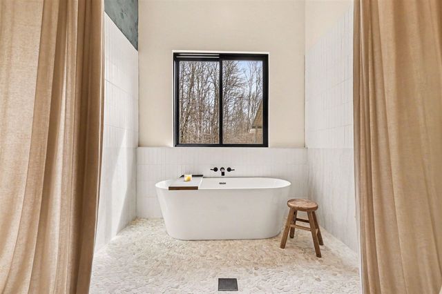 42733 Cr 390, Bloomingdale, MI 49026