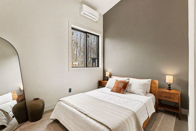 42733 Cr 390, Bloomingdale, MI 49026