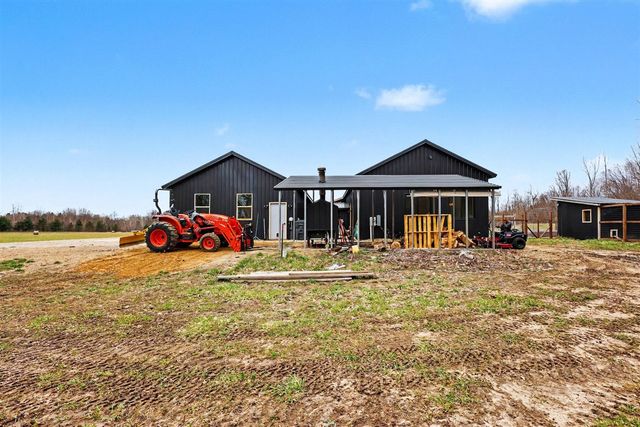 42733 Cr 390, Bloomingdale, MI 49026