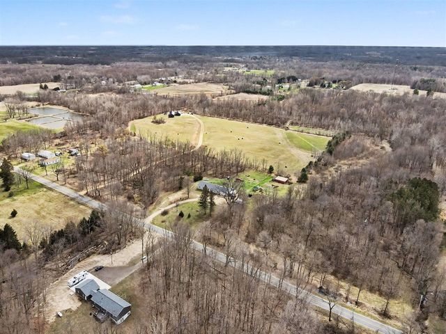 42733 Cr 390, Bloomingdale, MI 49026