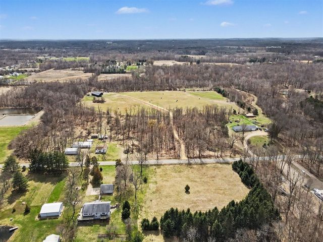 42733 Cr 390, Bloomingdale, MI 49026