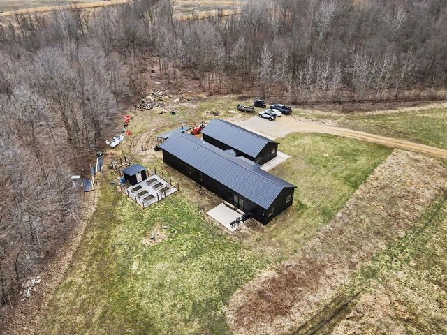 42733 Cr 390, Bloomingdale, MI 49026