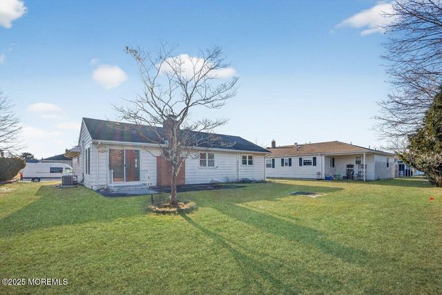 20 Marathon Street, Toms River, NJ 08757