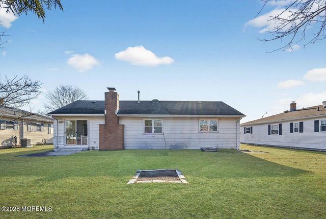 20 Marathon Street, Toms River, NJ 08757