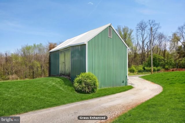 1070 FISH AND GAME RD, East Berlin, PA 17316