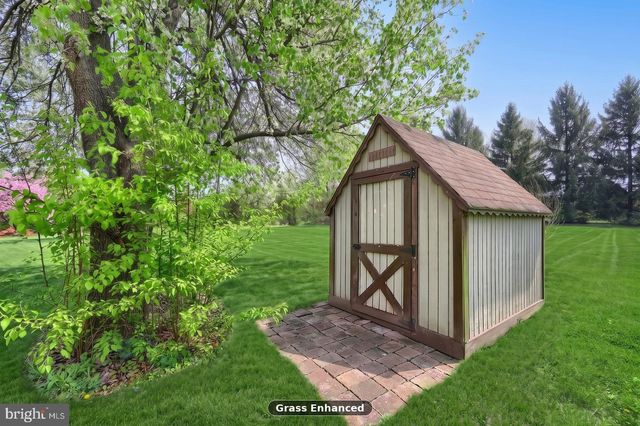 1070 FISH AND GAME RD, East Berlin, PA 17316