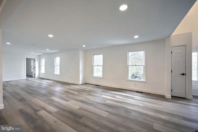 1070 FISH AND GAME RD, East Berlin, PA 17316
