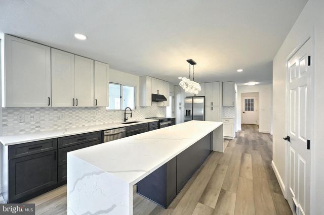 1070 FISH AND GAME RD, East Berlin, PA 17316