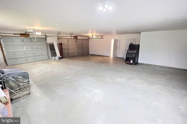 1070 FISH AND GAME RD, East Berlin, PA 17316