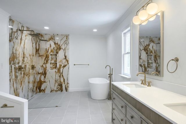1070 FISH AND GAME RD, East Berlin, PA 17316