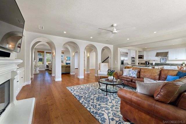 7598 Circulo Sequoia, Carlsbad, CA 92009