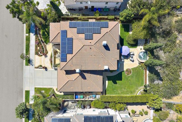 7598 Circulo Sequoia, Carlsbad, CA 92009