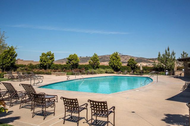 7598 Circulo Sequoia, Carlsbad, CA 92009