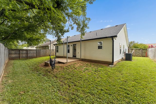 3012 Roscommon Dr, Murfreesboro, TN 37128