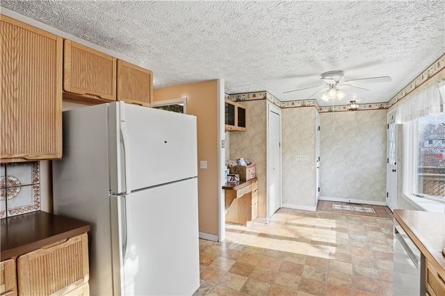 200 Mystic Lane, Henrietta, NY 14623