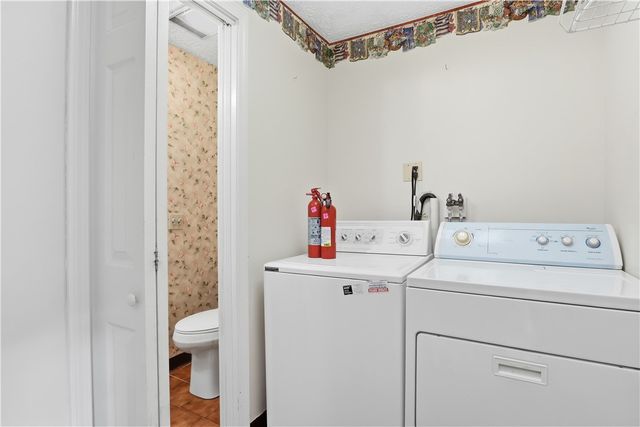 200 Mystic Lane, Henrietta, NY 14623