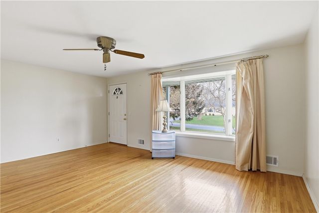 200 Mystic Lane, Henrietta, NY 14623