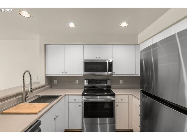 1718 Ne 11TH Ave 205, Portland, OR 97212
